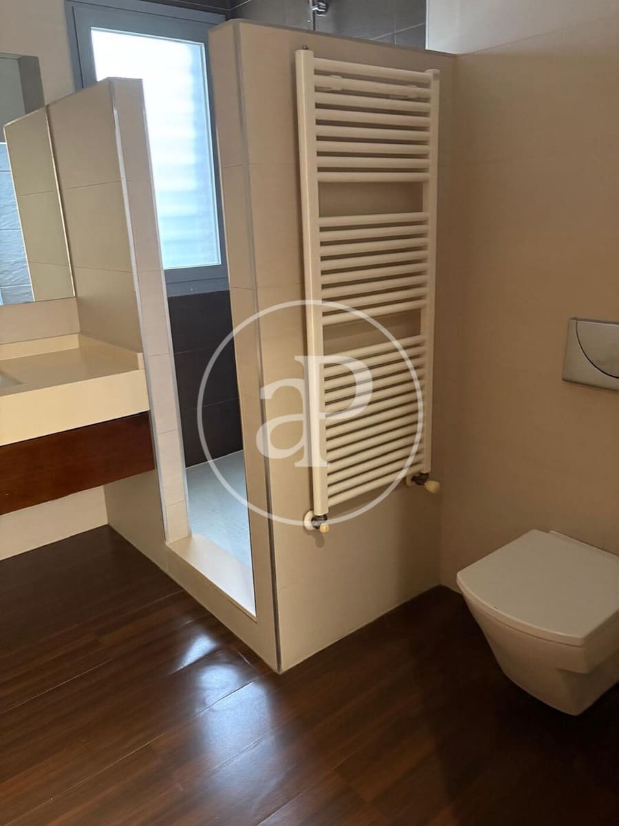 3 camera da letto Villa da affittare in Torrent con piscina - 3.000 € (Rif: 9396092)