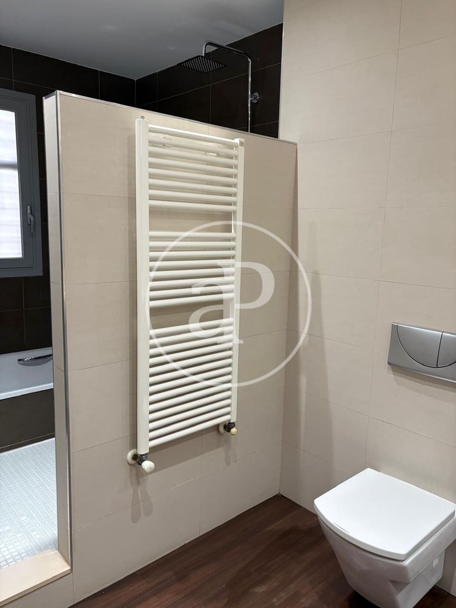 3 camera da letto Villa da affittare in Torrent con piscina - 3.000 € (Rif: 9396092)