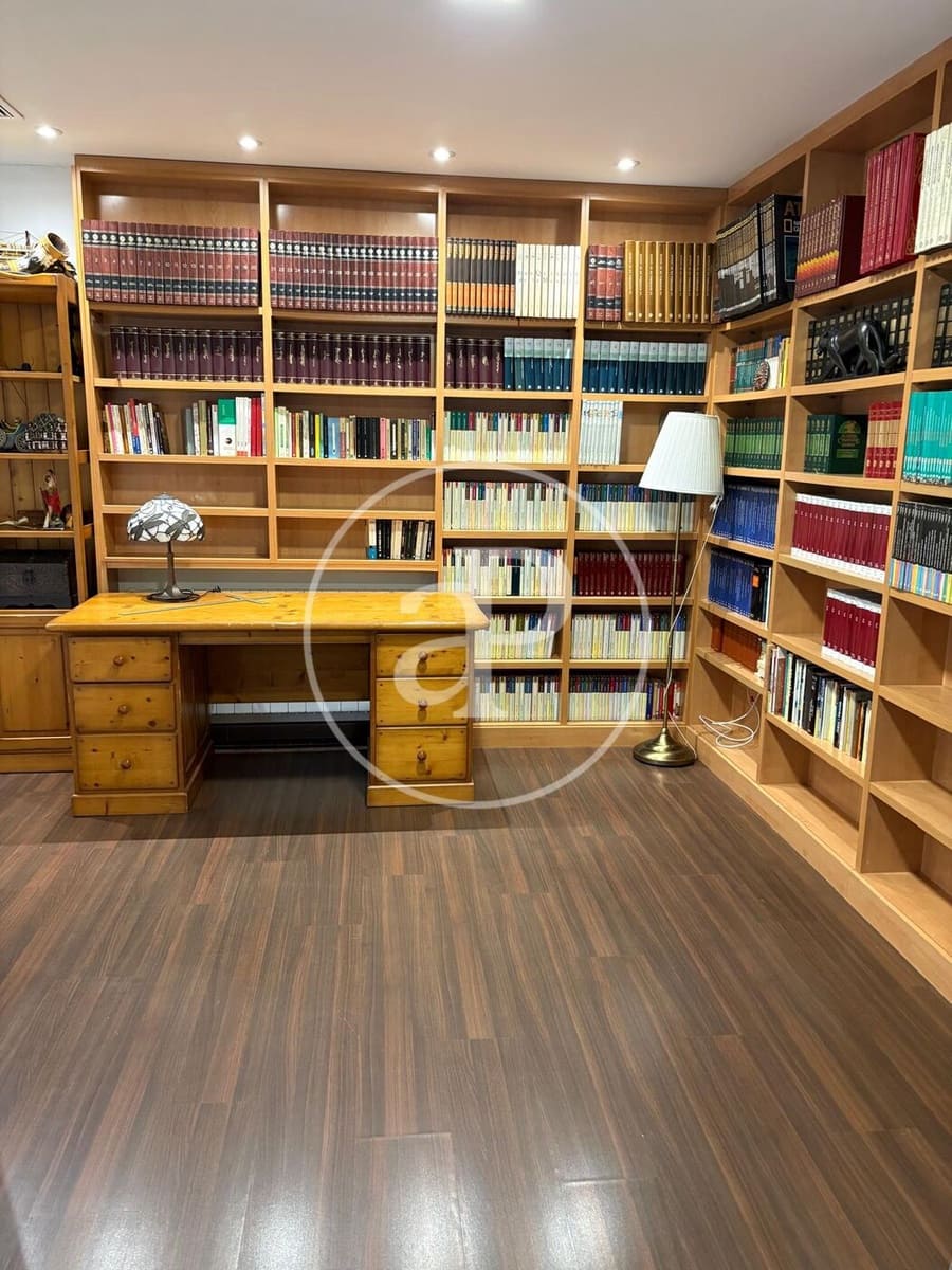 3 camera da letto Villa da affittare in Torrent con piscina - 3.000 € (Rif: 9396092)