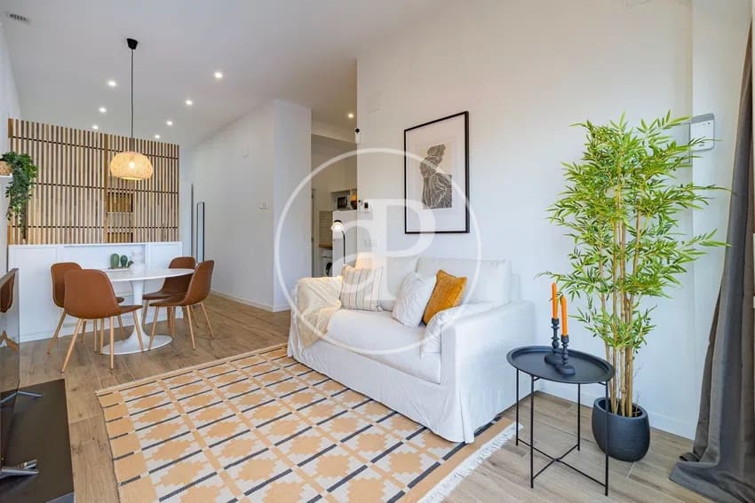 1 bedroom Villa for rent in Valencia city - € 1,100 (Ref: 9401171)