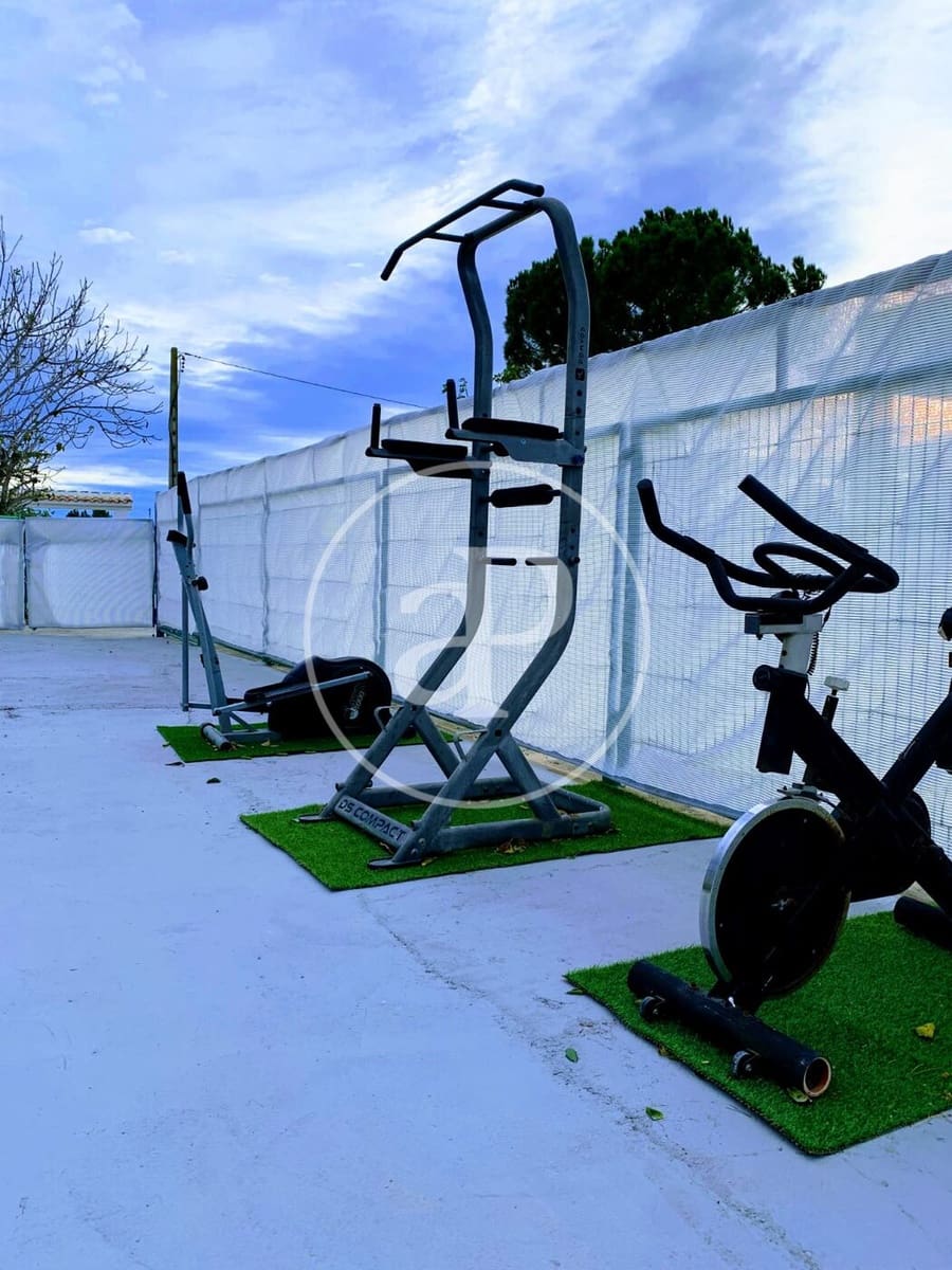 3 soverom Villa til leie i Calicanto med svømmebasseng - € 2 100 (Ref: 9411052)