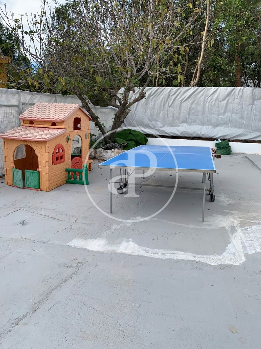 3 soverom Villa til leie i Calicanto med svømmebasseng - € 2 100 (Ref: 9411052)