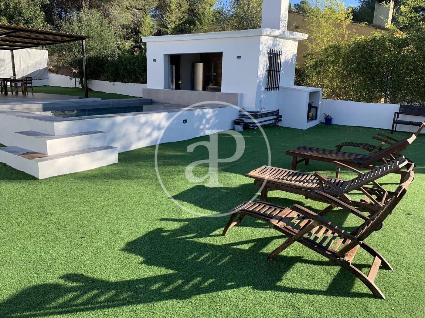 3 soverom Villa til leie i Calicanto med svømmebasseng - € 2 100 (Ref: 9411052)