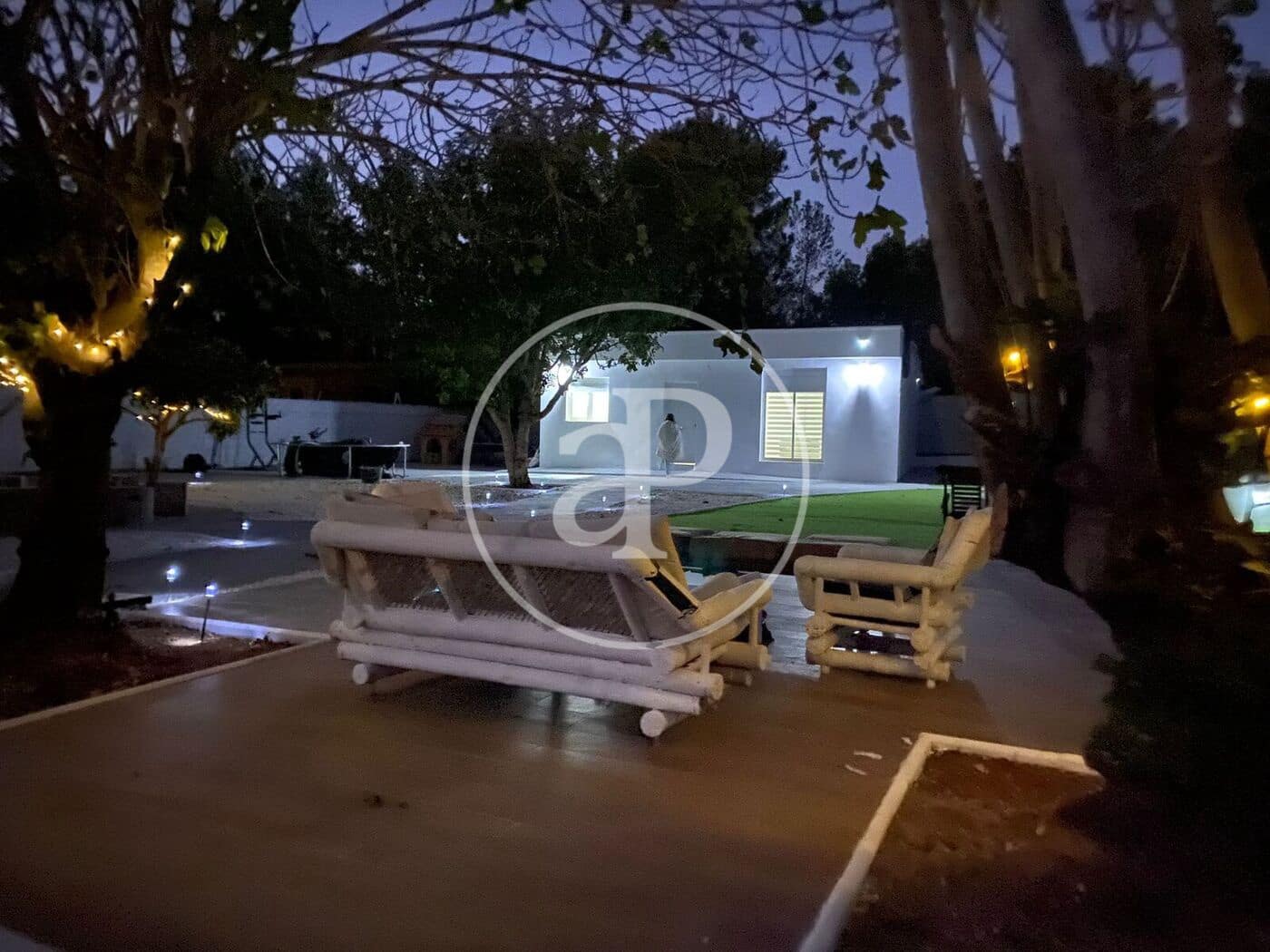 3 soverom Villa til leie i Calicanto med svømmebasseng - € 2 100 (Ref: 9411052)