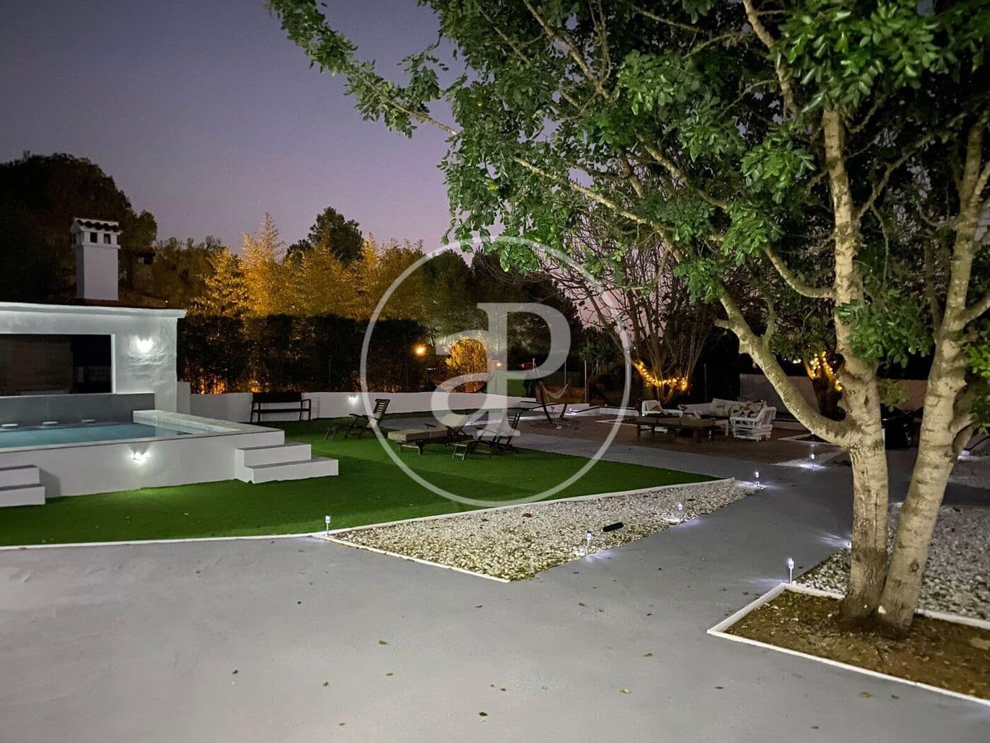 3 soverom Villa til leie i Calicanto med svømmebasseng - € 2 100 (Ref: 9411052)