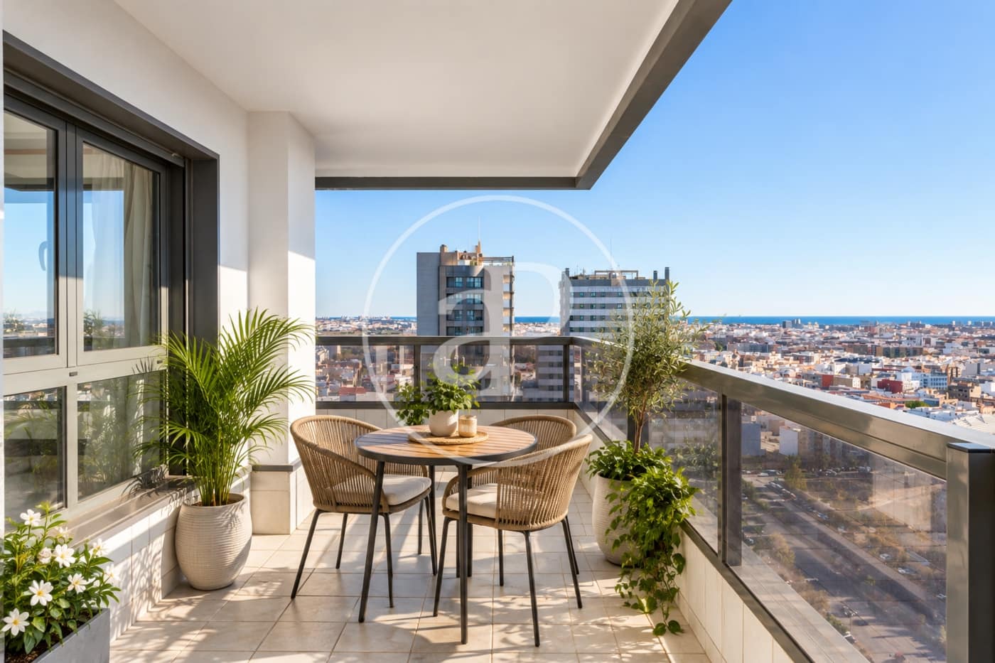 5 bedroom Apartment for sale in Valencia city with pool garage - € 1,750,000 (Ref: 9411055)