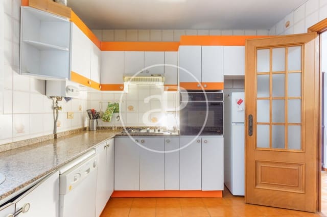 5 soveværelse Lejlighed til salg i El Mercat, Valencia by - € 640.000 (Ref: 9414197)