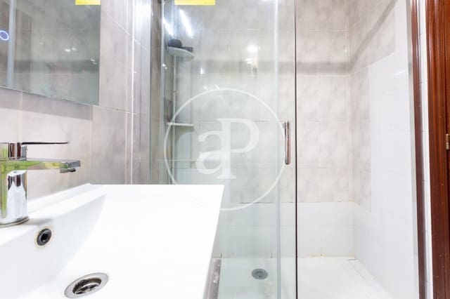 3 bedroom Apartment for rent in La Creu Coberta, Valencia city - € 1,300 (Ref: 9414199)