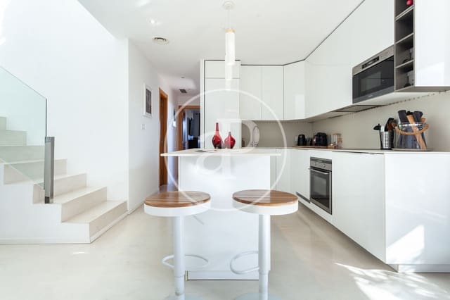 4 chambre Penthouse à vendre à Ciutat de les Arts i de les Ciencies, Valence ville avec piscine - 1 700 000 € (Ref: 9417645)