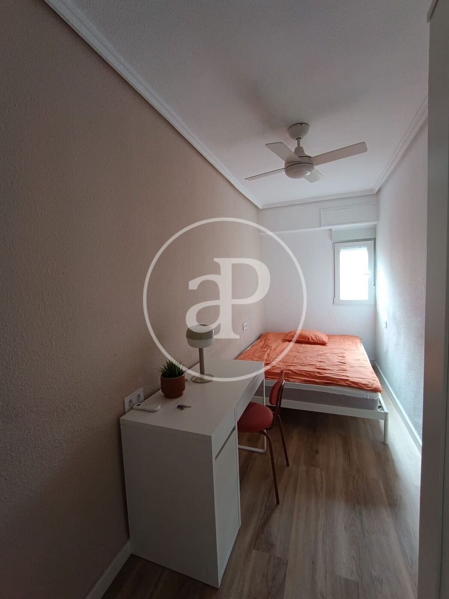 4 camera da letto Appartamento da affittare in Valencia citta - 1.700 € (Rif: 9423896)