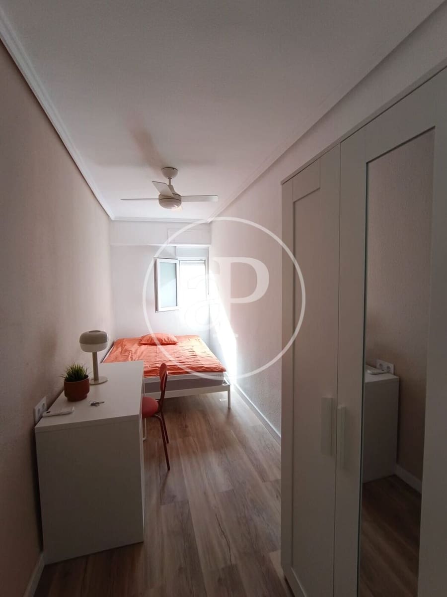 4 camera da letto Appartamento da affittare in Valencia citta - 1.700 € (Rif: 9423896)