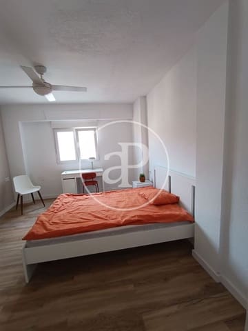 4 bedroom Apartment for rent in Aiora, Valencia city - € 1,700 (Ref: 9423896)