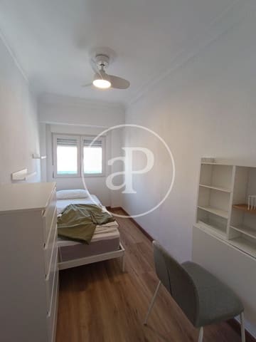 4 quarto Apartamento para arrendar em Cabanyal-Canyamelar, Valência cidade - 1 700 € (Ref: 9423897)