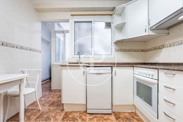 4 bedroom Apartment for rent in Nou Moles, Valencia city - € 1,450 (Ref: 9427295)