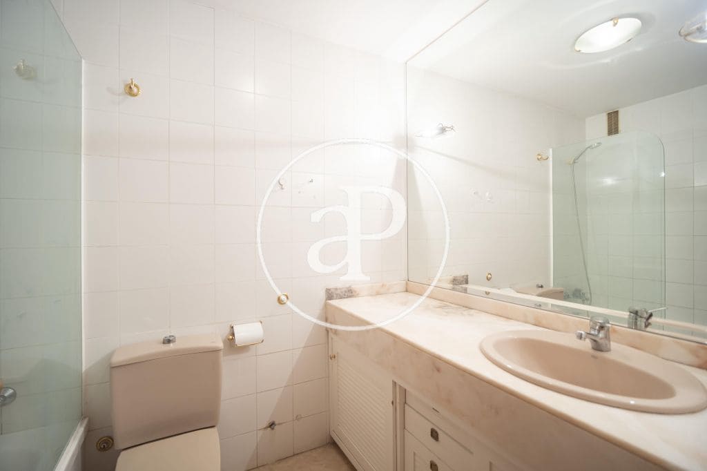 4 sypialnia Apartament do wynajęcia w Miasto Walencja - 2 000 € (Ref: 9431131)