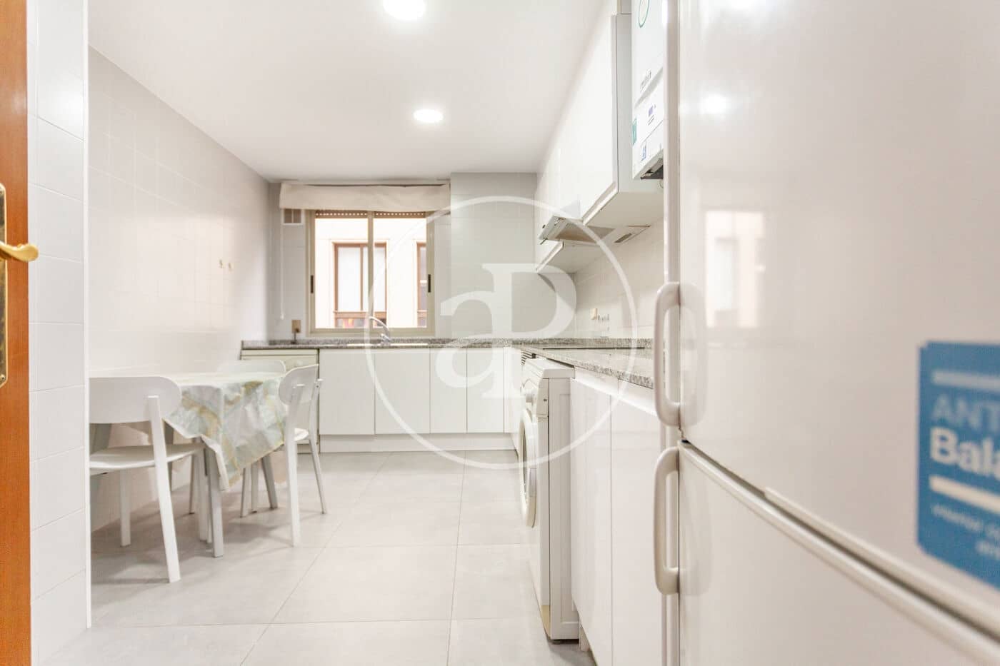 4 sovrum Lägenhet att hyra i Valencia stad - 2 000 € (Ref: 9431131)