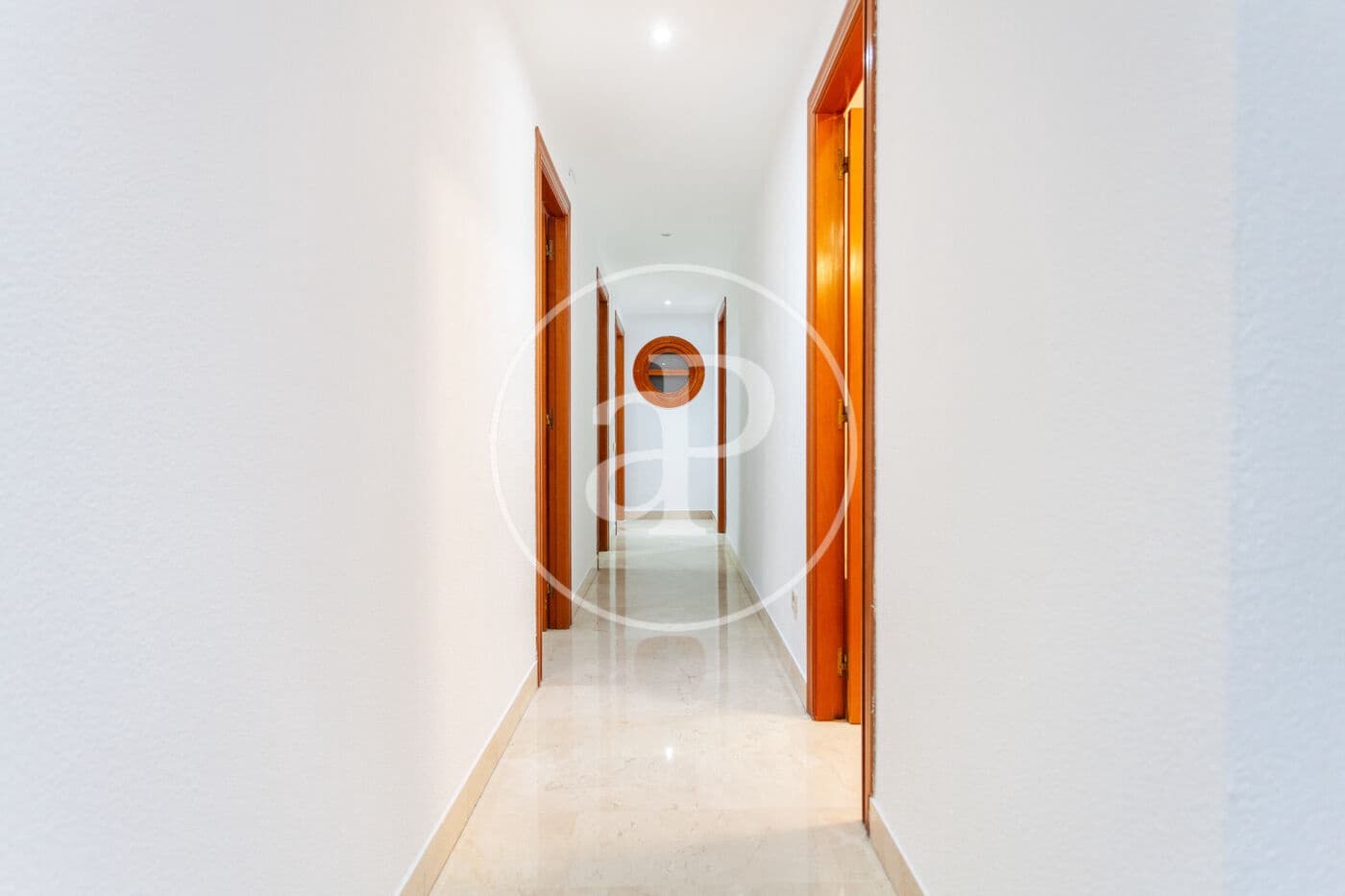 4 sovrum Lägenhet att hyra i Valencia stad - 2 000 € (Ref: 9431131)