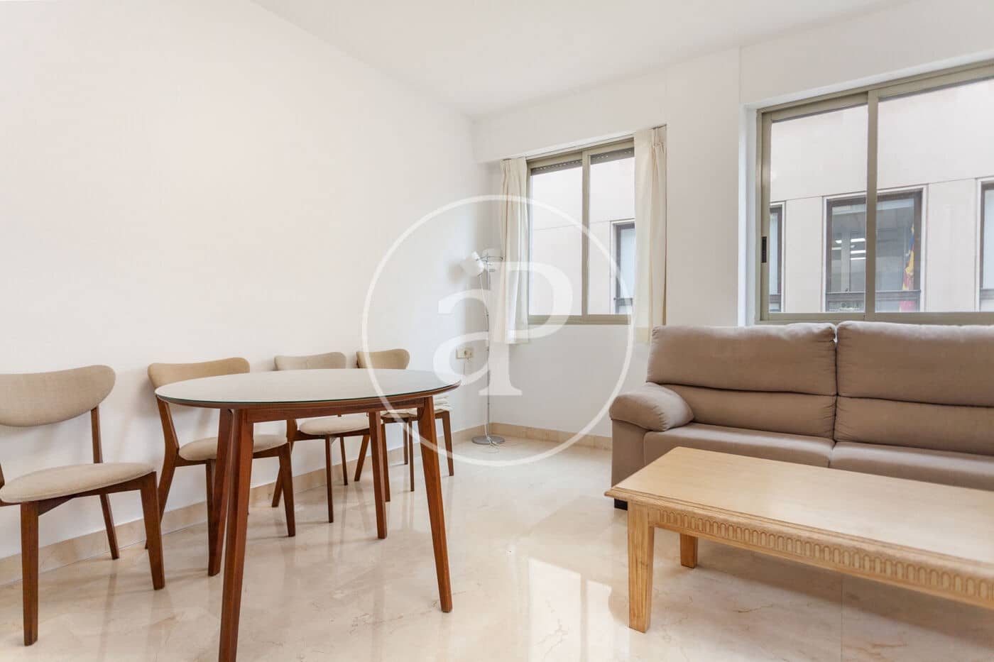 4 sovrum Lägenhet att hyra i Valencia stad - 2 000 € (Ref: 9431131)