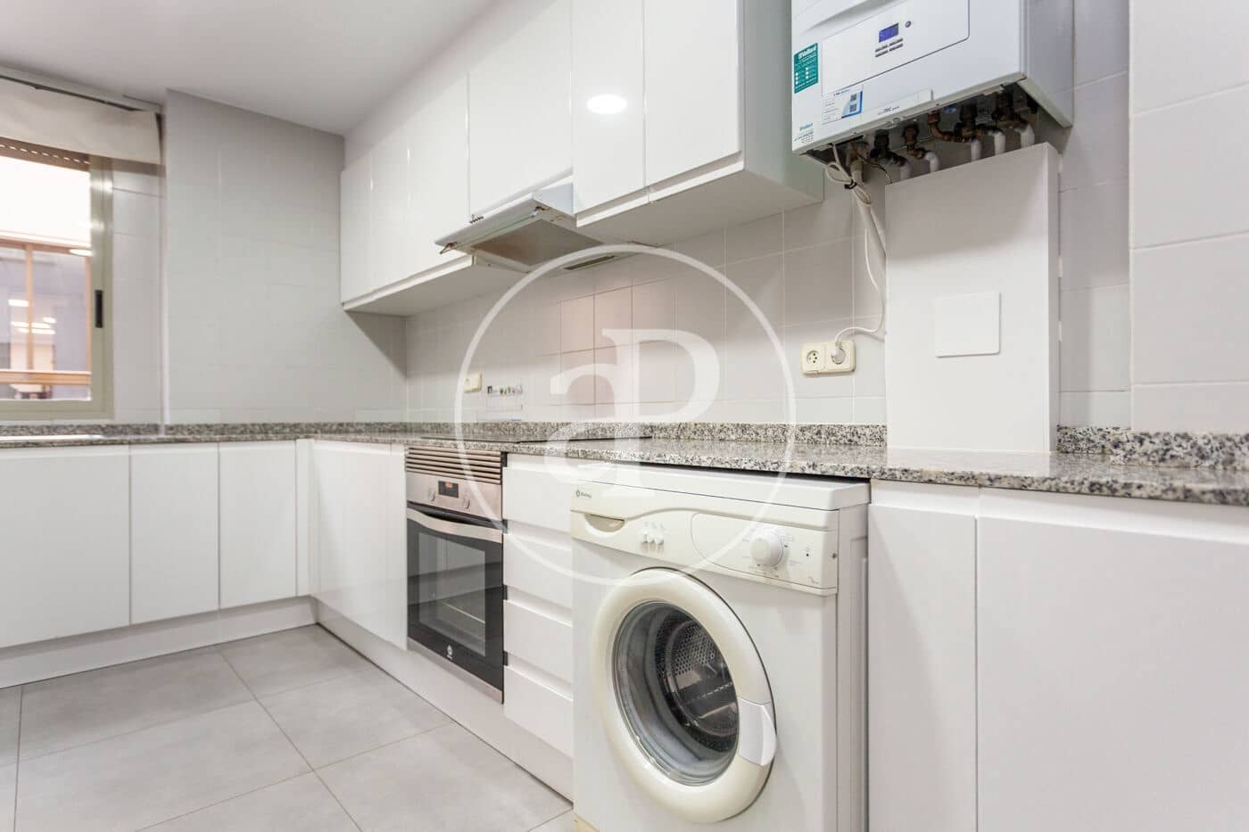 4 sovrum Lägenhet att hyra i Valencia stad - 2 000 € (Ref: 9431131)