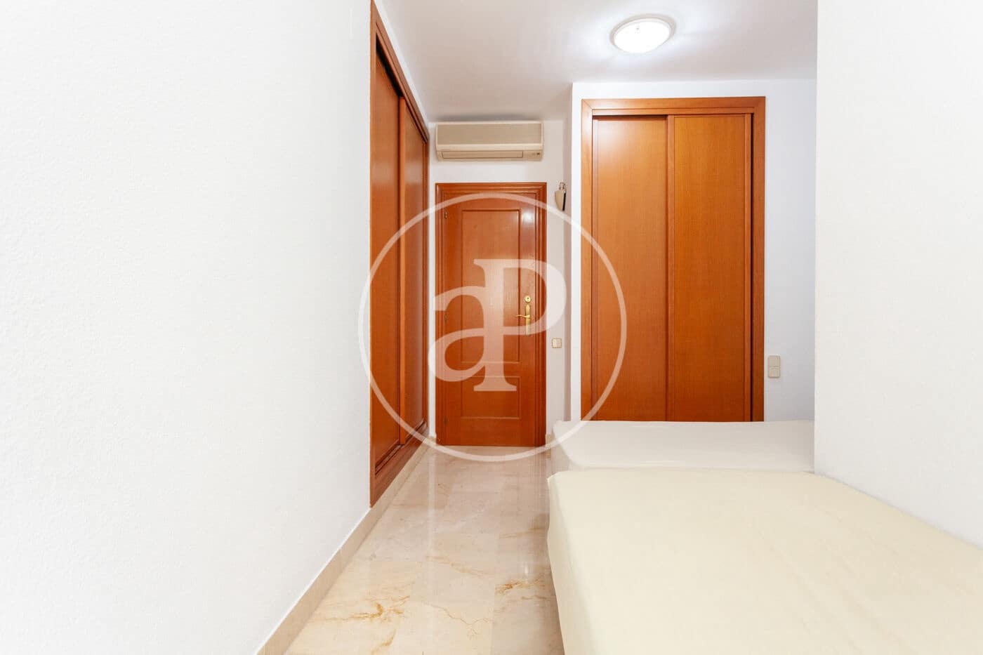 4 sovrum Lägenhet att hyra i Valencia stad - 2 000 € (Ref: 9431131)