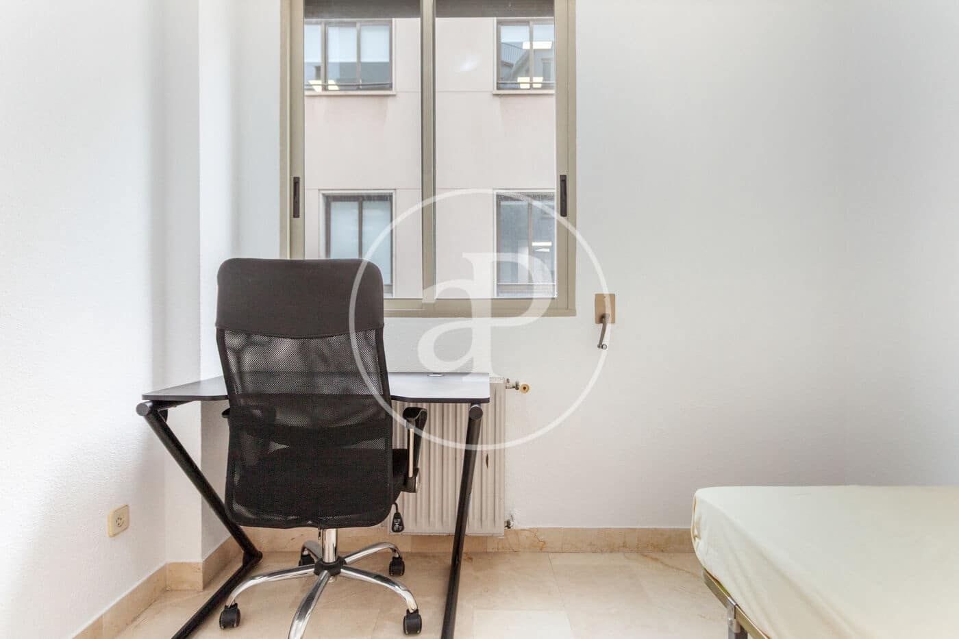 4 sovrum Lägenhet att hyra i Valencia stad - 2 000 € (Ref: 9431131)