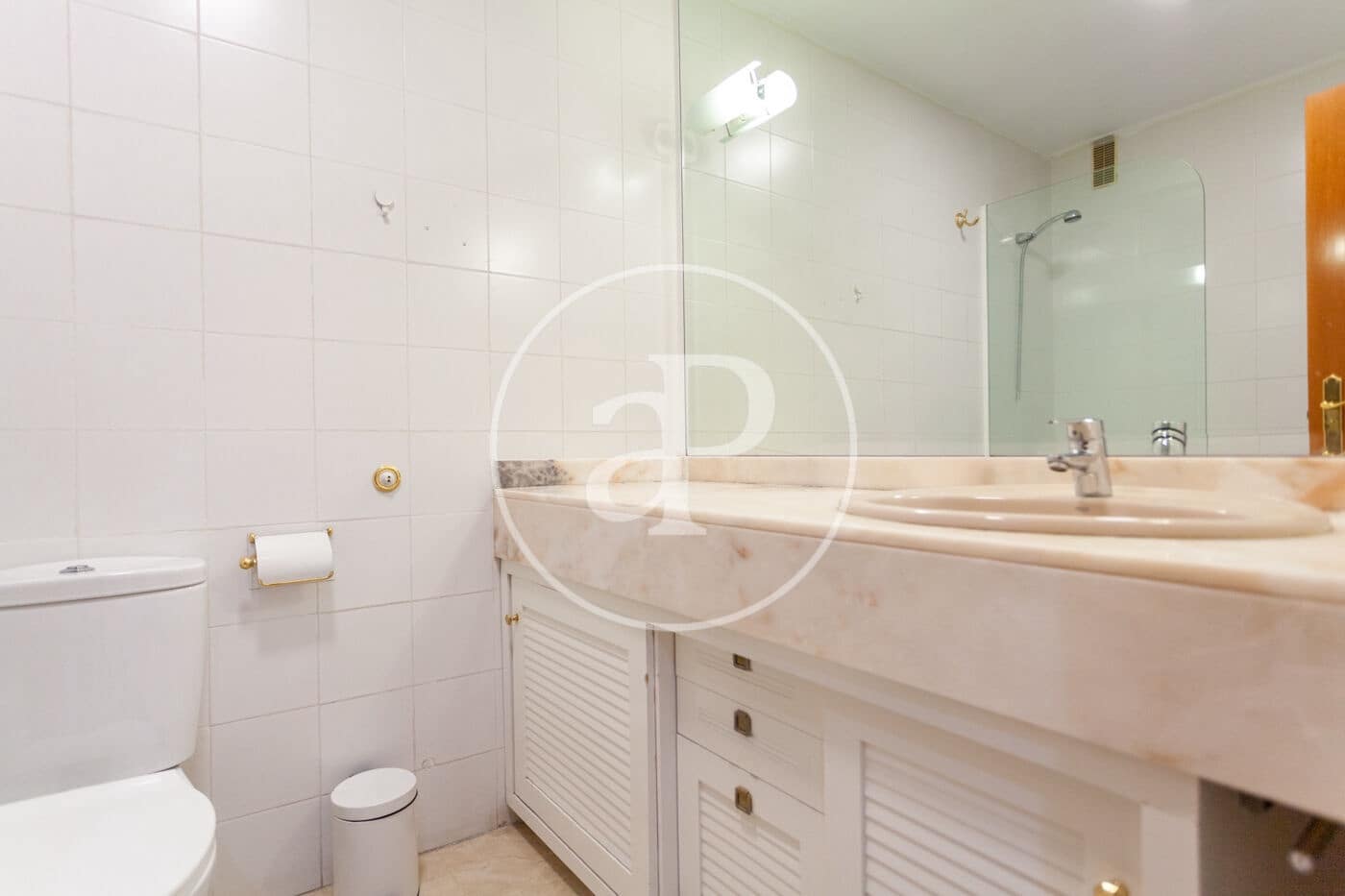4 sovrum Lägenhet att hyra i Valencia stad - 2 000 € (Ref: 9431131)