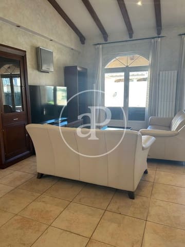 5 bedroom Villa for rent in L'Eliana with pool - € 3,800 (Ref: 9431132)