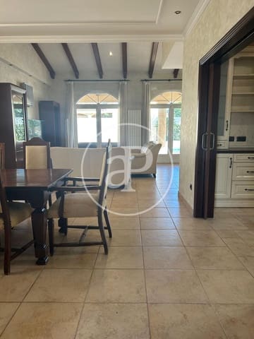 5 bedroom Villa for rent in L'Eliana with pool - € 3,800 (Ref: 9431132)