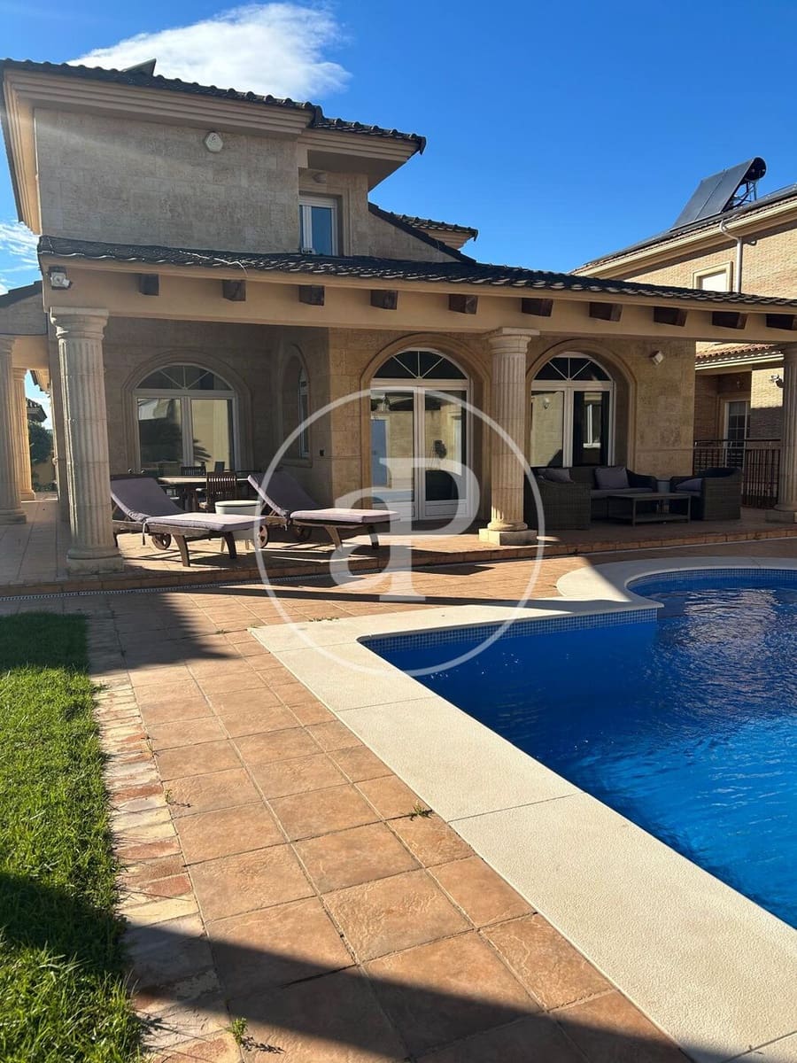 5 bedroom Villa for rent in L'Eliana with pool - € 3,800 (Ref: 9431132)