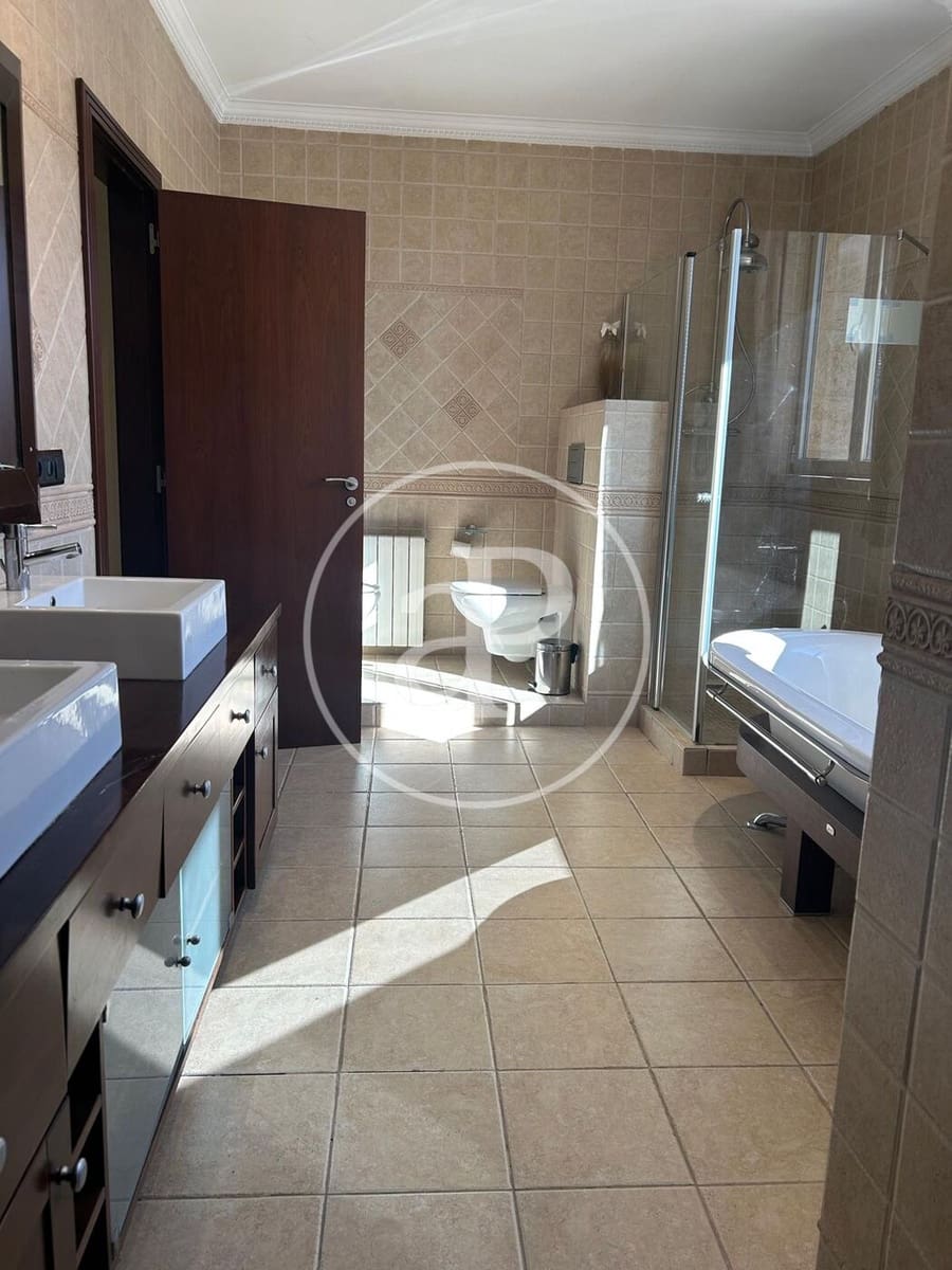 5 bedroom Villa for rent in L'Eliana with pool - € 3,800 (Ref: 9431132)