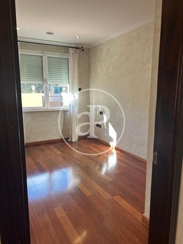 5 bedroom Villa for rent in L'Eliana with pool - € 3,800 (Ref: 9431132)