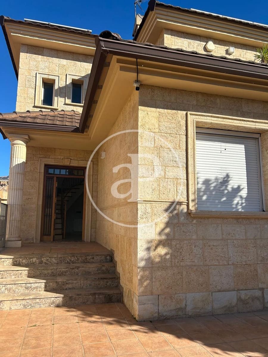 5 bedroom Villa for rent in L'Eliana with pool - € 3,800 (Ref: 9431132)