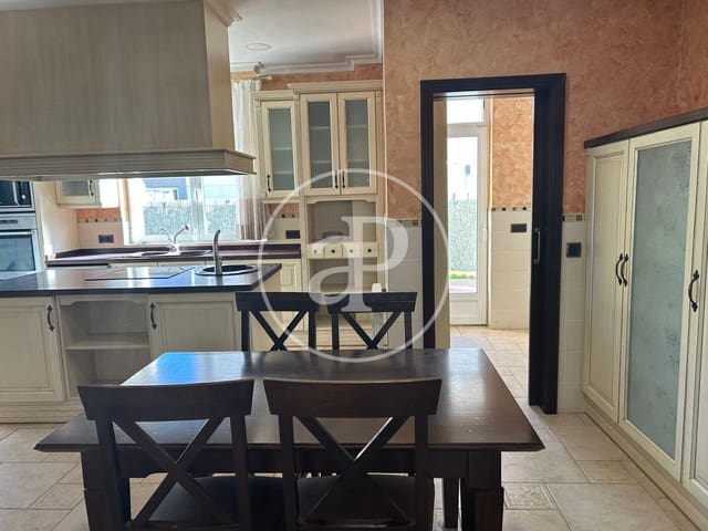 5 bedroom Villa for rent in L'Eliana with pool - € 3,800 (Ref: 9431132)