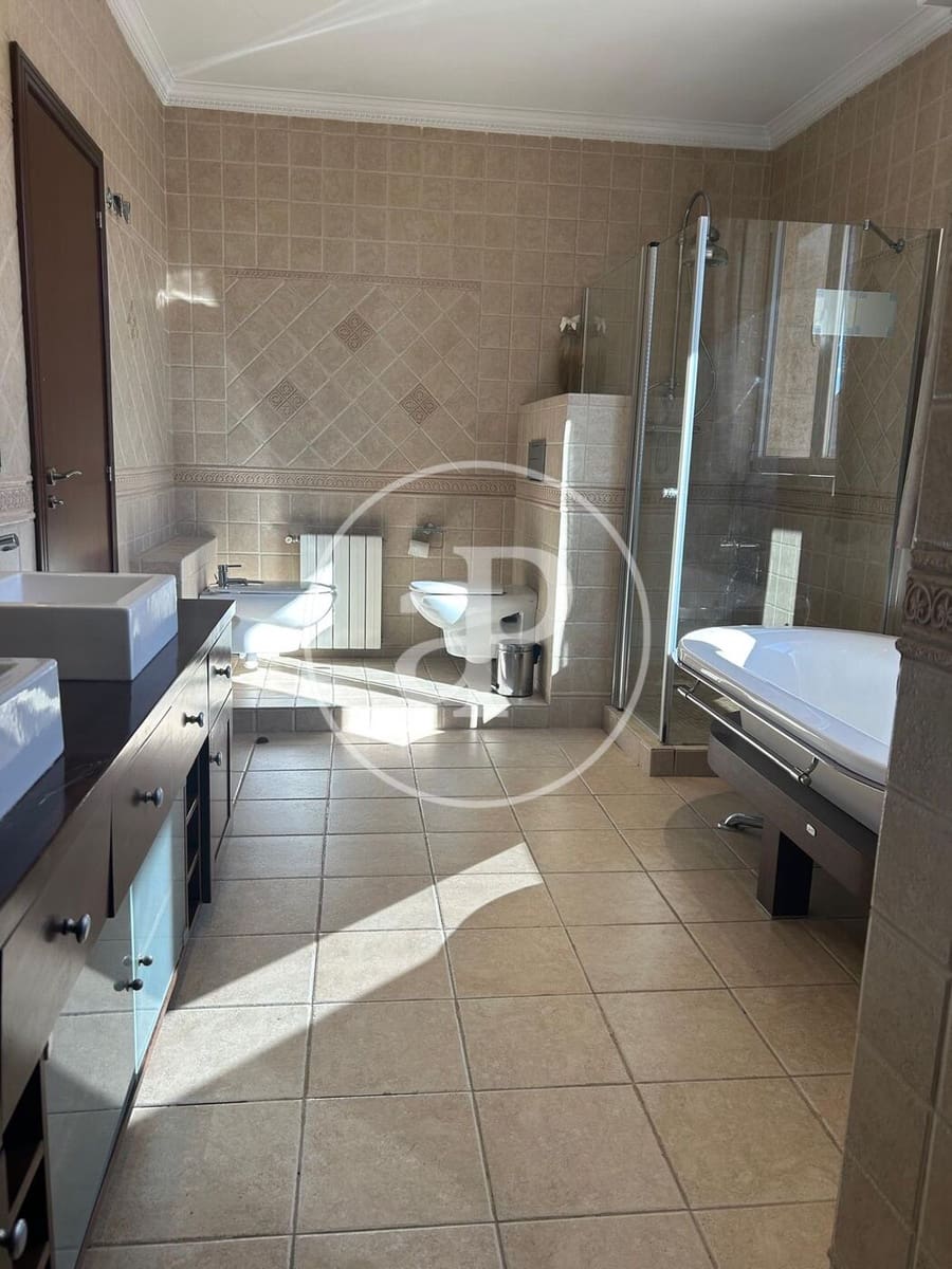 5 bedroom Villa for rent in L'Eliana with pool - € 3,800 (Ref: 9431132)