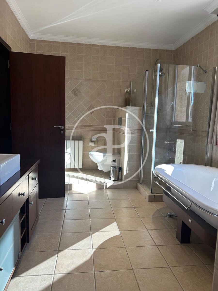 5 bedroom Villa for rent in L'Eliana with pool - € 3,800 (Ref: 9431132)