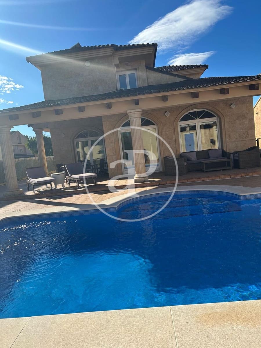 5 bedroom Villa for rent in L'Eliana with pool - € 3,800 (Ref: 9431132)