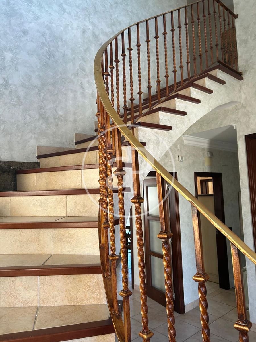 5 bedroom Villa for rent in L'Eliana with pool - € 3,800 (Ref: 9431132)