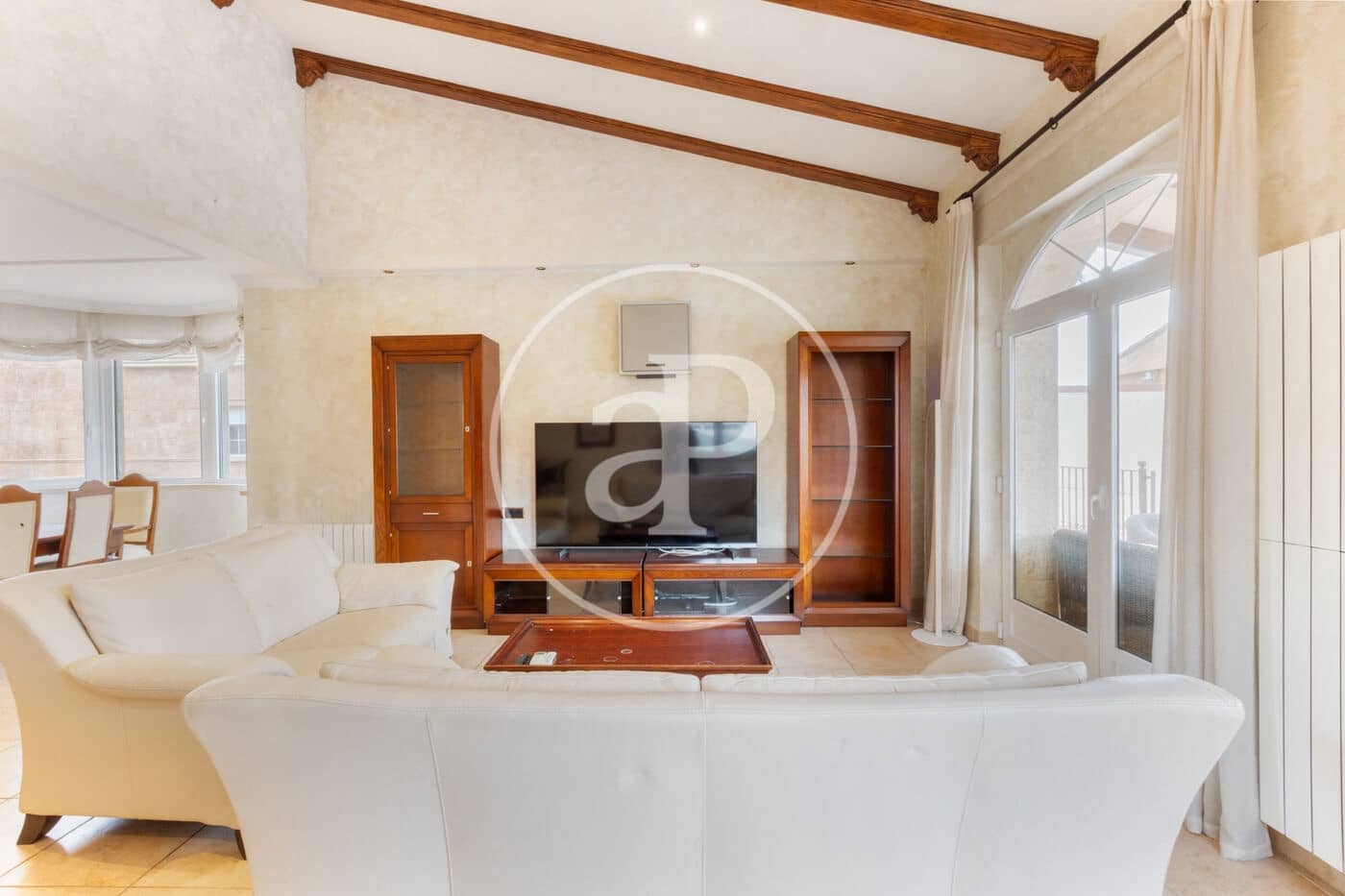 5 slaapkamer Villa te huur in L'Eliana met zwembad - € 3.800 (Ref: 9431132)