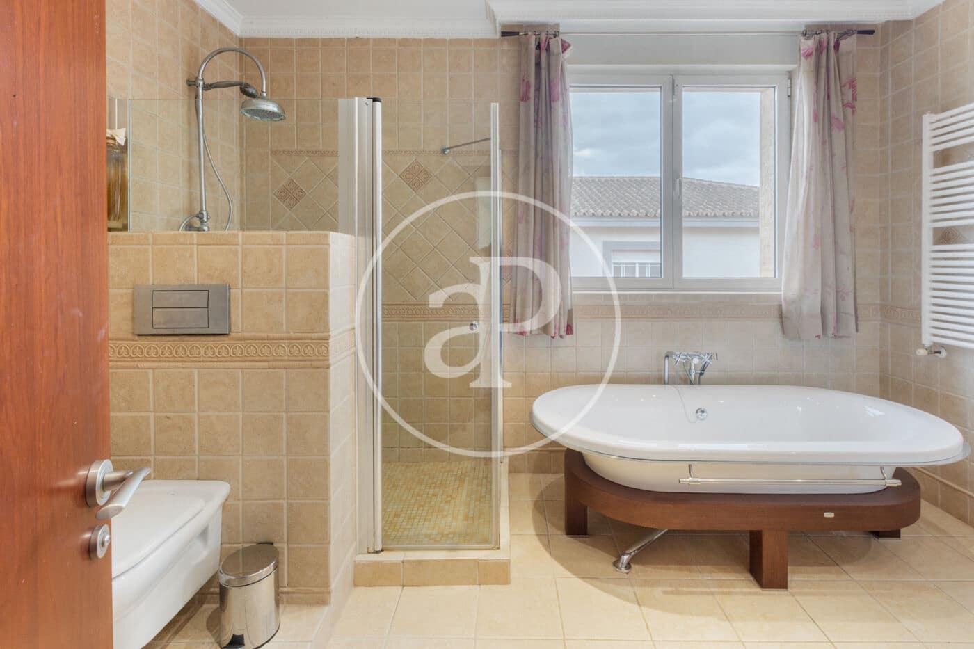 5 slaapkamer Villa te huur in L'Eliana met zwembad - € 3.800 (Ref: 9431132)