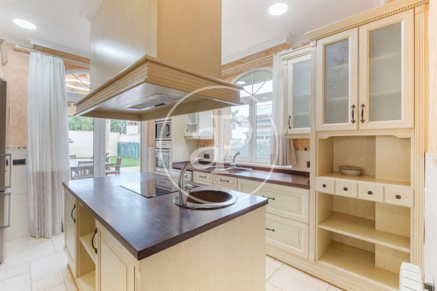 5 slaapkamer Villa te huur in L'Eliana met zwembad - € 3.800 (Ref: 9431132)