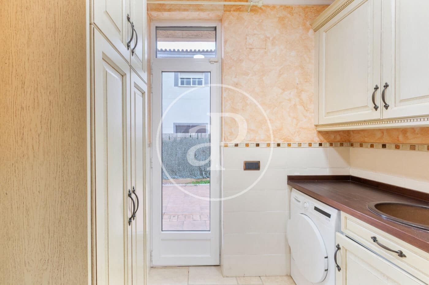 5 slaapkamer Villa te huur in L'Eliana met zwembad - € 3.800 (Ref: 9431132)