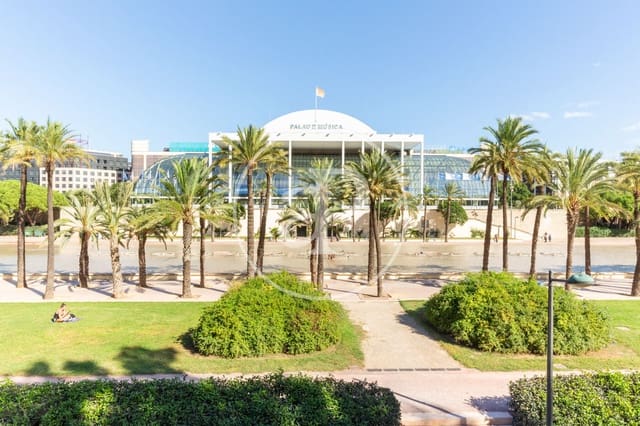 2 soveværelse Lejlighed til salg i La Gran Via, Valencia by - € 590.000 (Ref: 9431133)