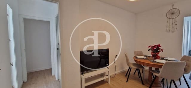 4 bedroom Apartment for rent in Santa Rita, Paterna - € 1,200 (Ref: 9433610)