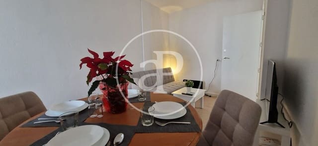 4 bedroom Apartment for rent in Santa Rita, Paterna - € 1,200 (Ref: 9433610)