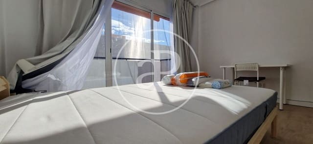 4 bedroom Apartment for rent in Santa Rita, Paterna - € 1,200 (Ref: 9433610)