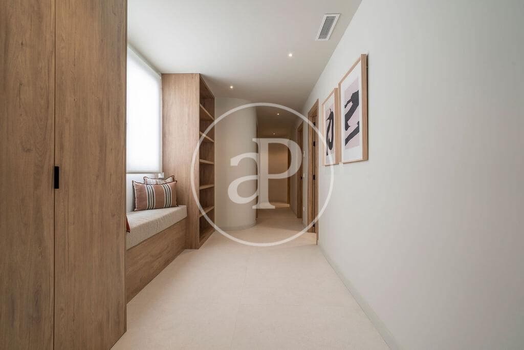 4 sypialnia Apartament do wynajęcia w Miasto Walencja - 5 000 € (Ref: 9433613)