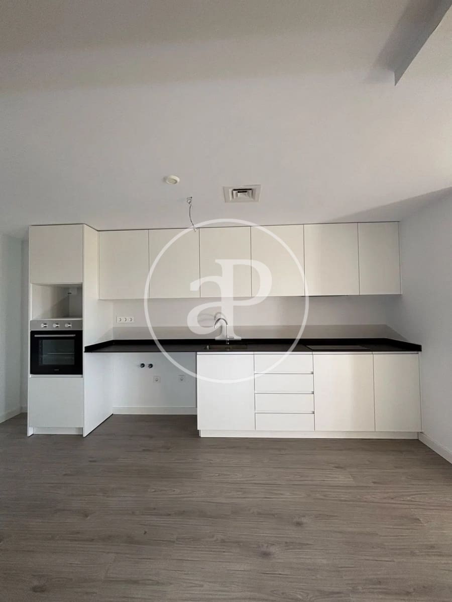 3 quarto Apartamento para arrendar em La Pobla de Vallbona - 1 200 € (Ref: 9433619)