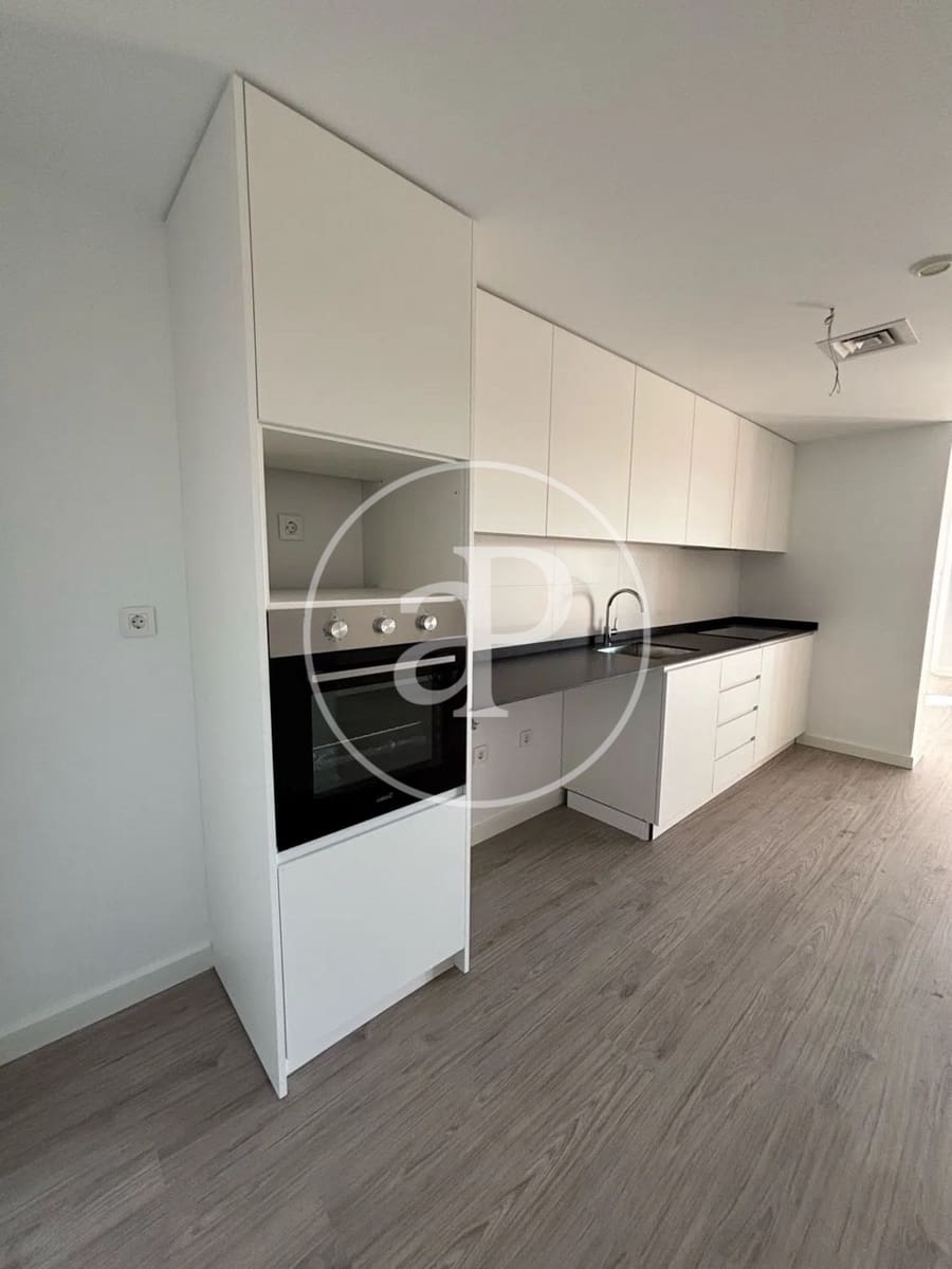 3 quarto Apartamento para arrendar em La Pobla de Vallbona - 1 200 € (Ref: 9433619)