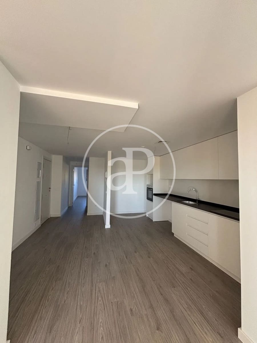 3 quarto Apartamento para arrendar em La Pobla de Vallbona - 1 200 € (Ref: 9433619)