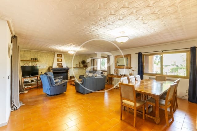 8 bedroom Villa for sale in Serra with pool - € 700,000 (Ref: 9437501)